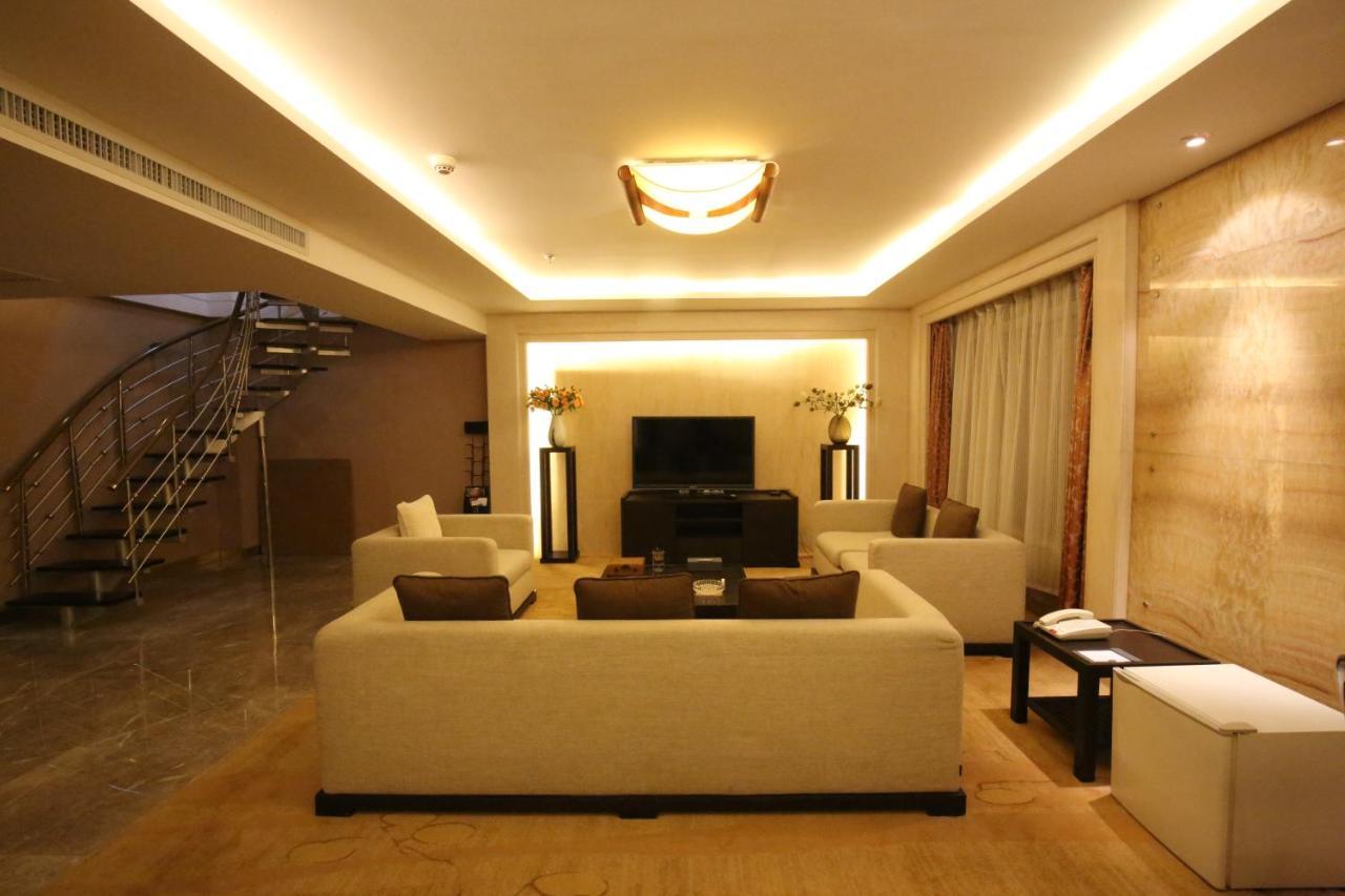 Weiselect Wanghu Hotel Кунмин Екстериор снимка