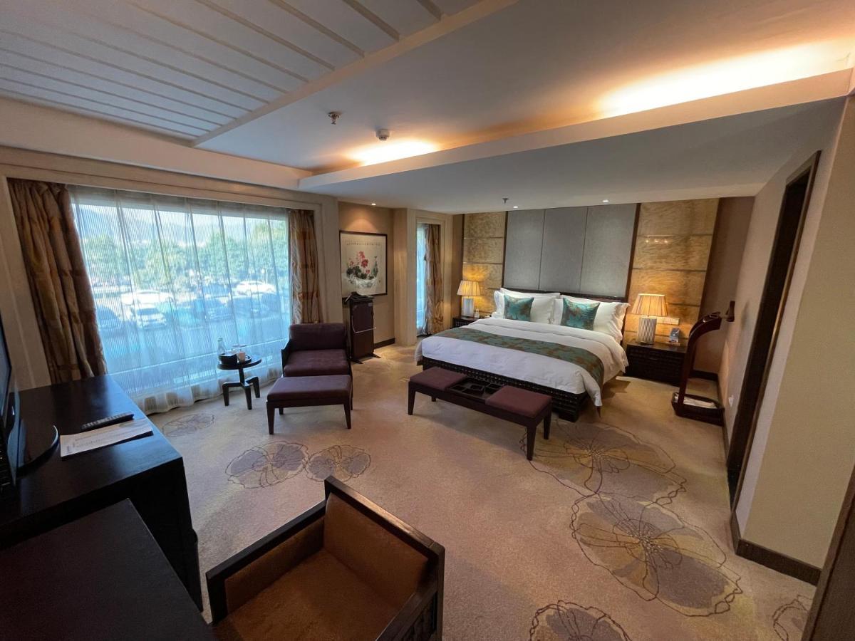 Weiselect Wanghu Hotel Кунмин Екстериор снимка
