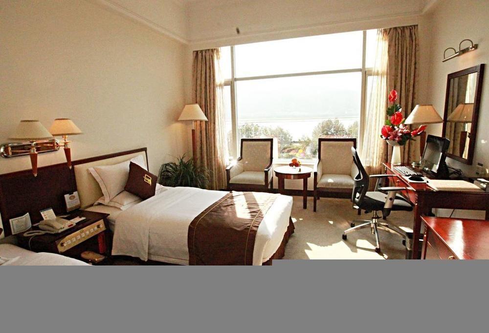 Weiselect Wanghu Hotel Кунмин Екстериор снимка