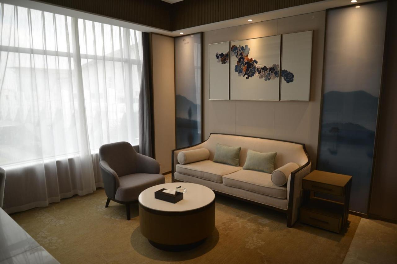 Weiselect Wanghu Hotel Кунмин Екстериор снимка